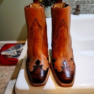 Freebird booties in Paula color is Beige Multi size 8.5 to 9